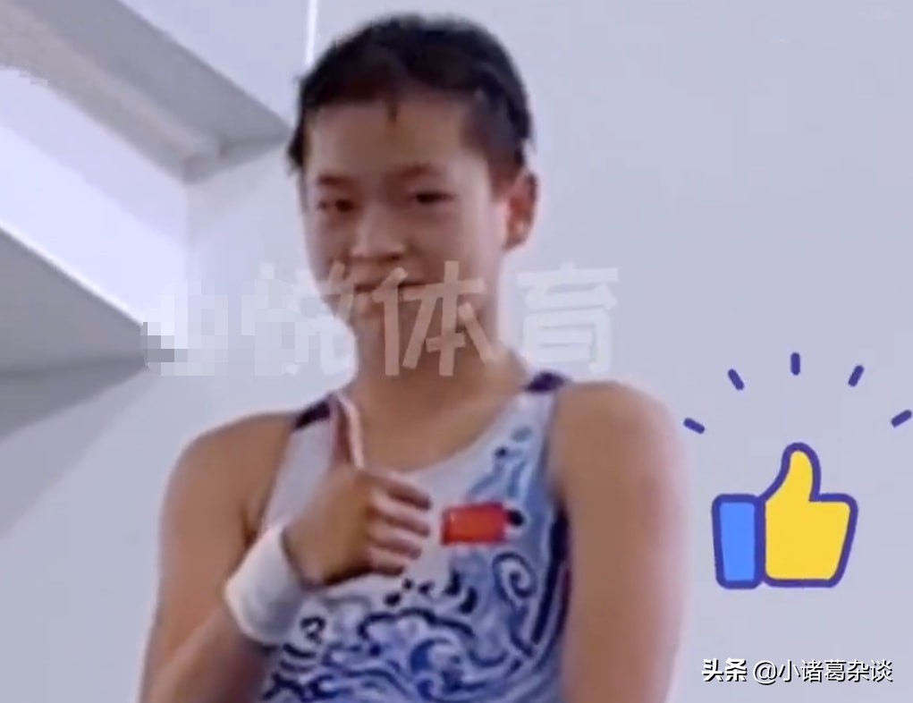 全红婵发福了？训练很认真，对记者竖大拇指，再次表演水花消失术