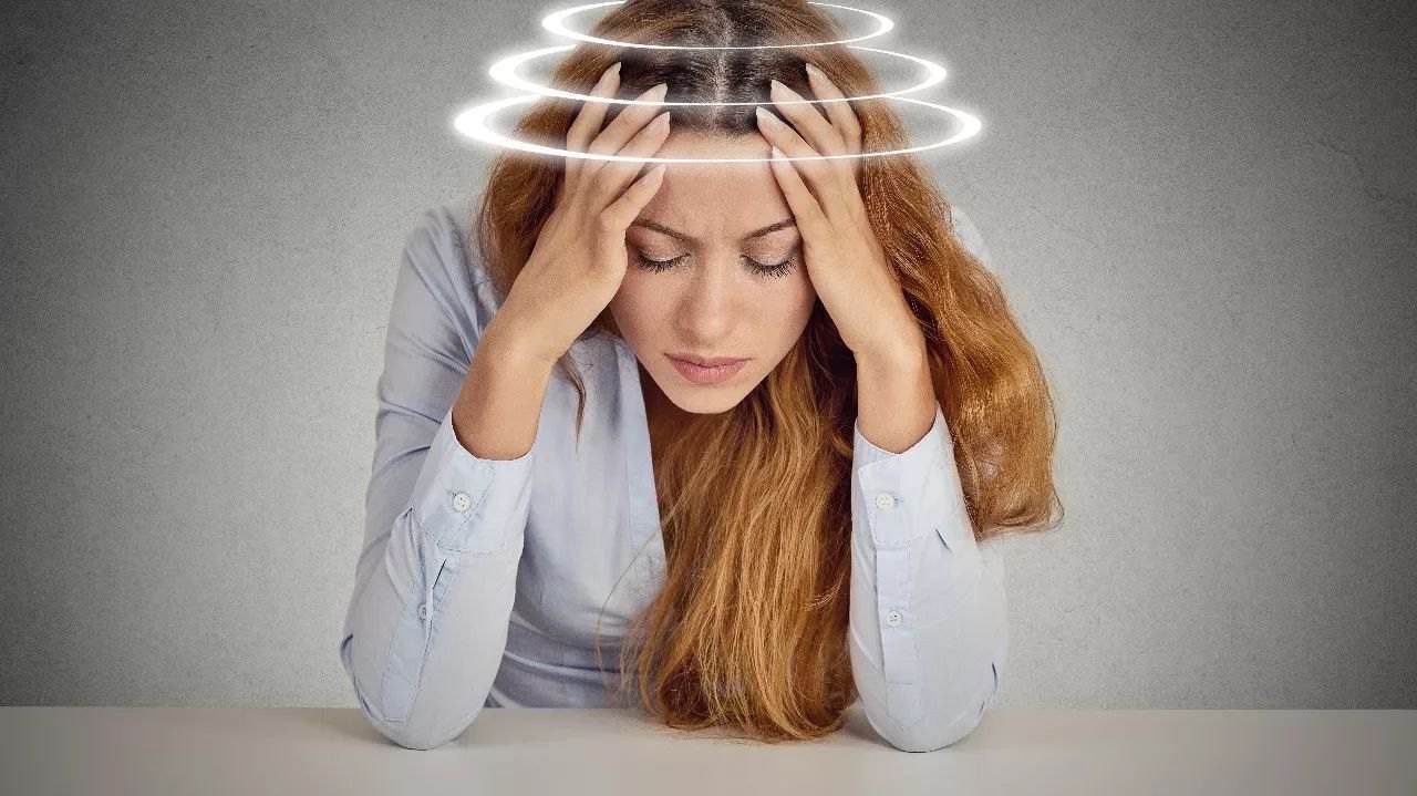 头疼耳鸣竟是脑血管崩了？远离脑中风，做好4点，6种情况要当心