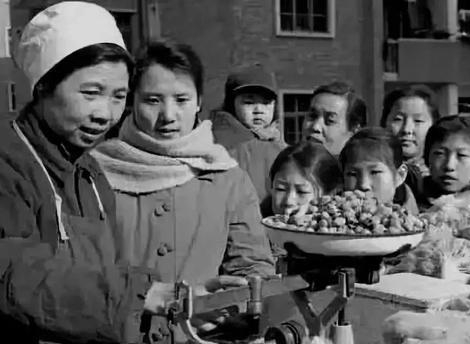 80年代五大最底层职业盘点：清洁工、搬运工、矿工、纺织工、建筑工人的艰辛岁月