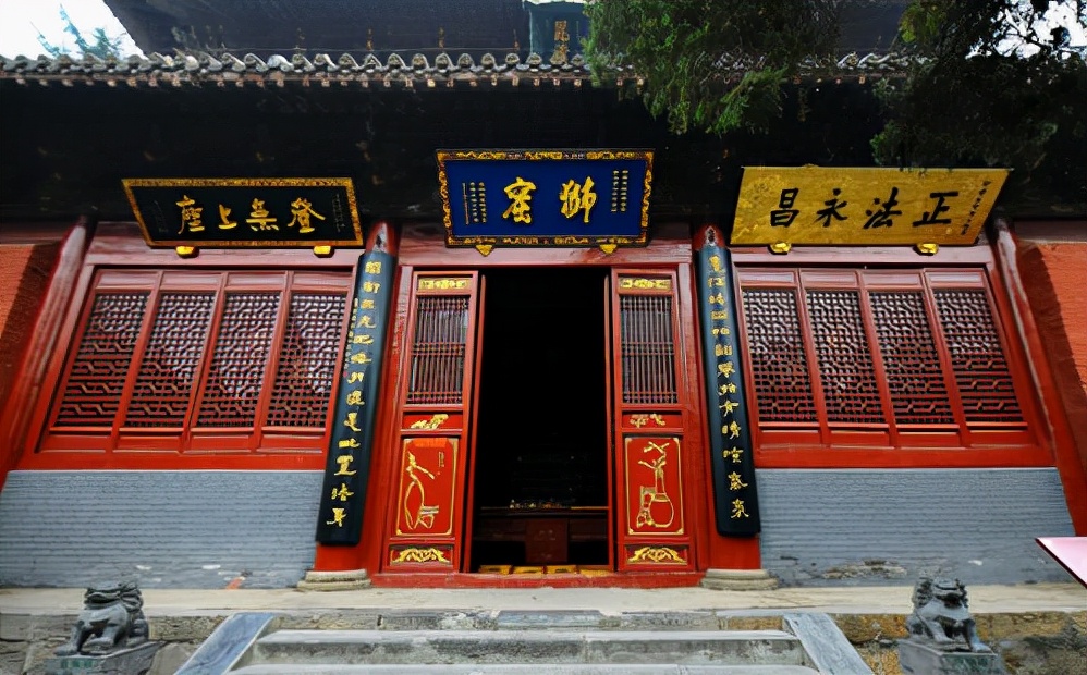 中国第一古刹白马寺：始建于东汉，是中国佛教的祖庭和释源