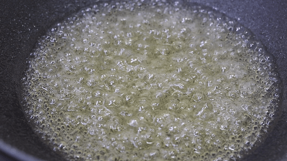 做糖葫芦，掌握“熬糖3步曲”，糖衣酥脆透亮，不沾牙，能出摊了