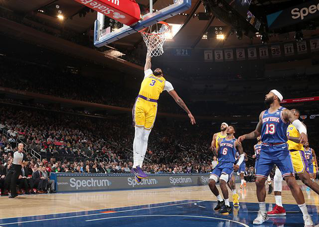 NBA视频直播:湖人VS篮网,欧文再遇老詹,是曾经沧海,还是劈波斩浪?