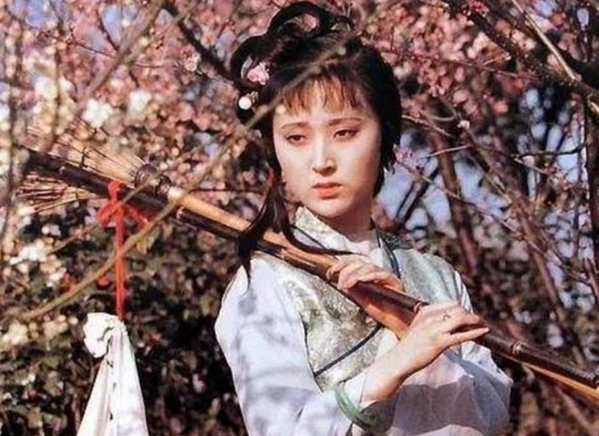 以花喻人，以花达意？浅谈《红楼梦》中描写的香草美人意象