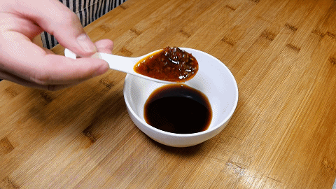 皮蛋内酯豆腐的做法（几步教你在家做鲜美滑嫩的皮蛋豆腐）