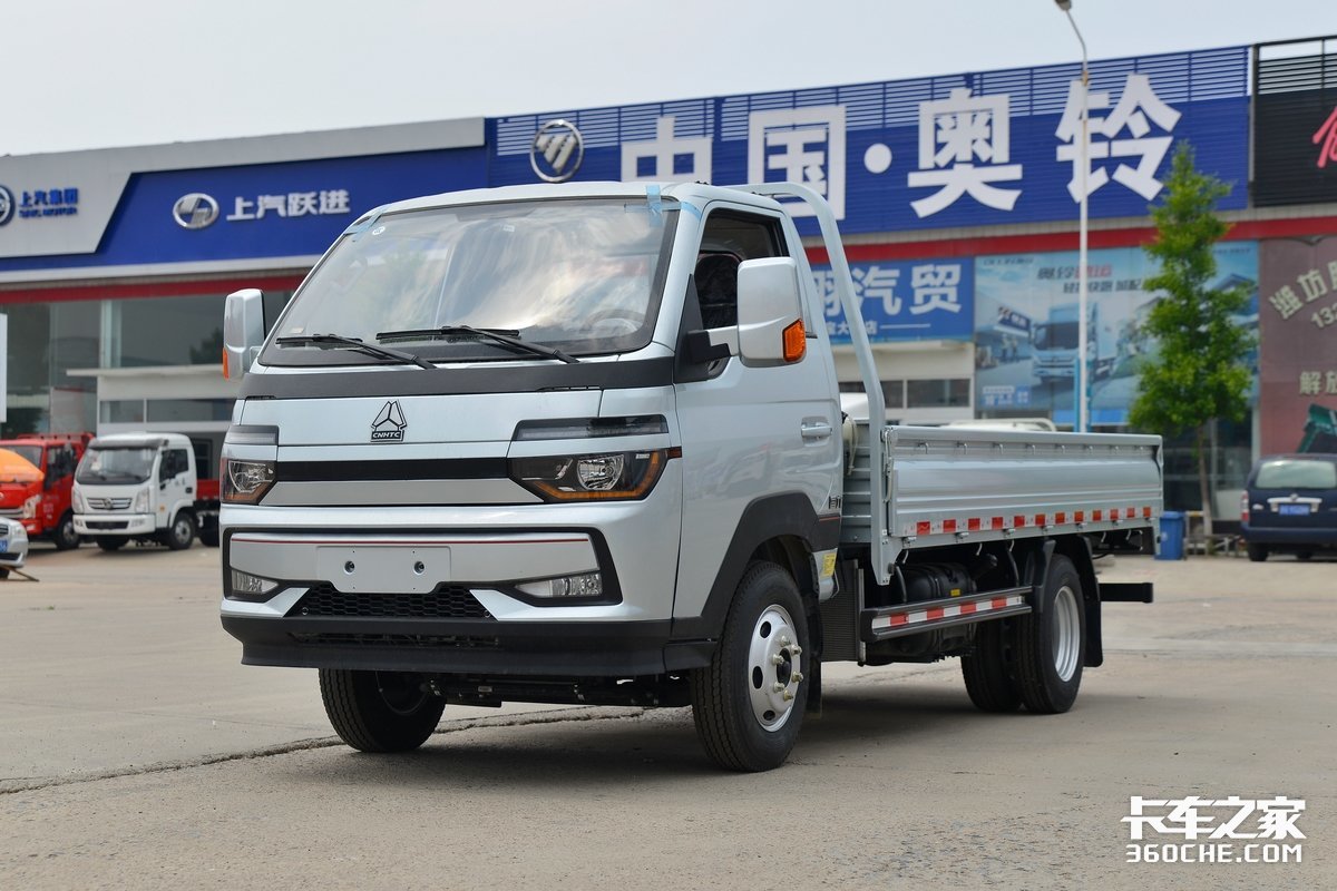 495吨,配130马力国六柴油机,智相,缔途两款微卡你选谁?