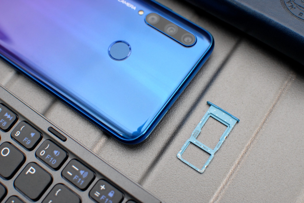 荣耀20首发评测:荣耀首款3200万自拍手机,名不虚传!