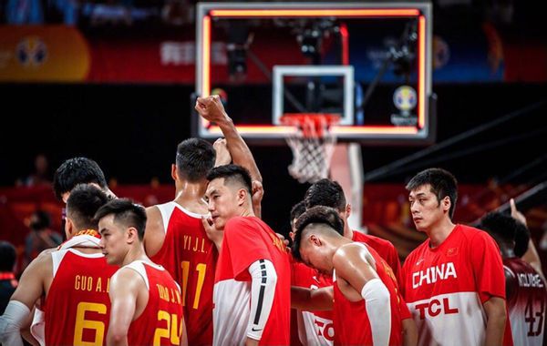 中国男篮为什么进不了nba(太心寒！央视拒绝直播中国男篮，除不给姚明面子外，还有两点原因)