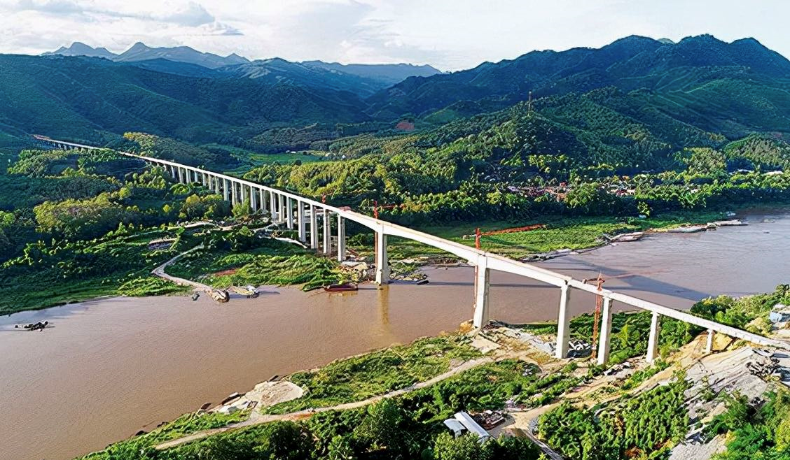 中南半岛地缘政治即将发生重大变化,中国一条战略性铁路年底通车_民族