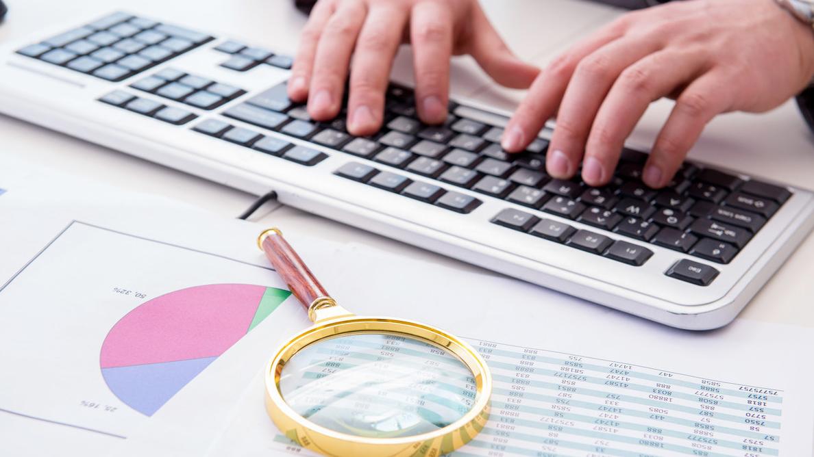 哪些大学专业，考公务员会更有优势？以2022年公考岗位来分析