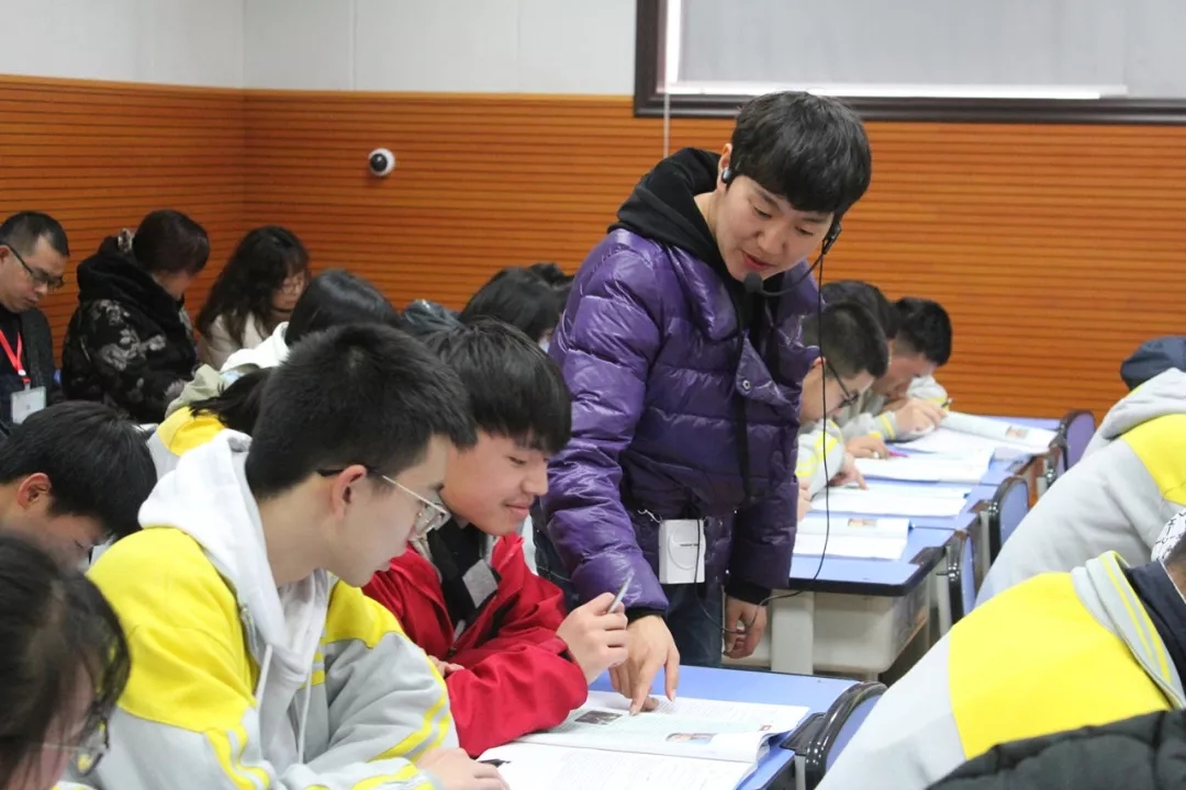 民办学校“涨声”不断，家长坐不住了，“天价学费”谁来买单？