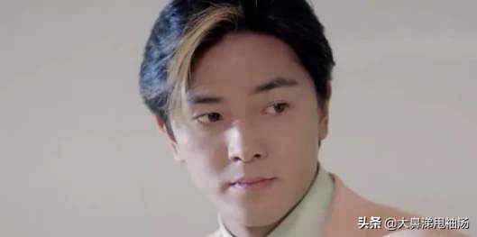 童年回忆杀：90年代校园/军旅/警匪电影，四小天王颜值巅峰时期