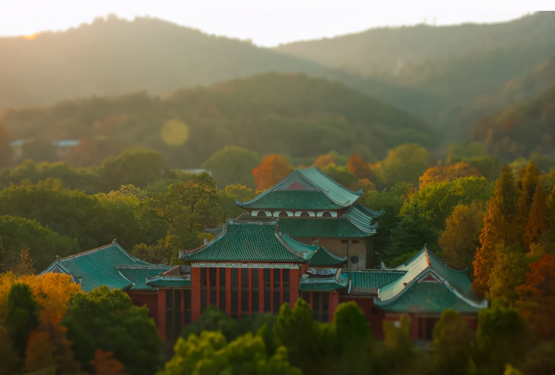 成果被华为、腾讯广泛使用！湖南大学这个“超强”学院走出上市企业董事长！