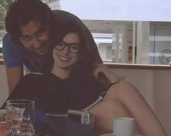 安妮海瑟薇：从万人追捧到人人唾弃的“绿茶”，她经历了什么？