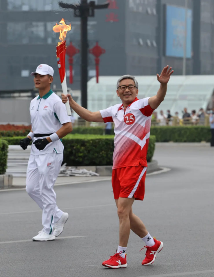 “十四运”开幕！这2名火炬手、7名运动员、13名裁判等700余人，全来自西安交大！