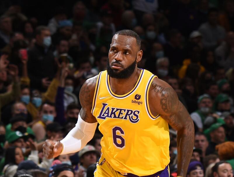 詹皇输球放言:不以还剩65战为借口,肯定要打得更好