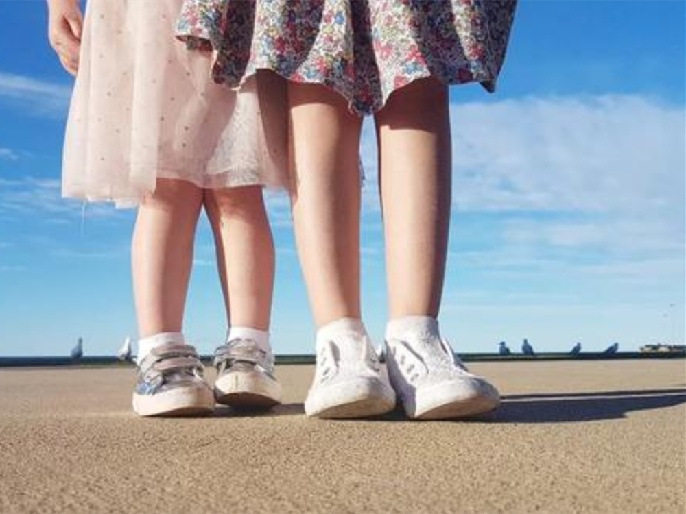 孩子没病还总喊“腿疼”，不是在“装”，有这几种情况需谨慎