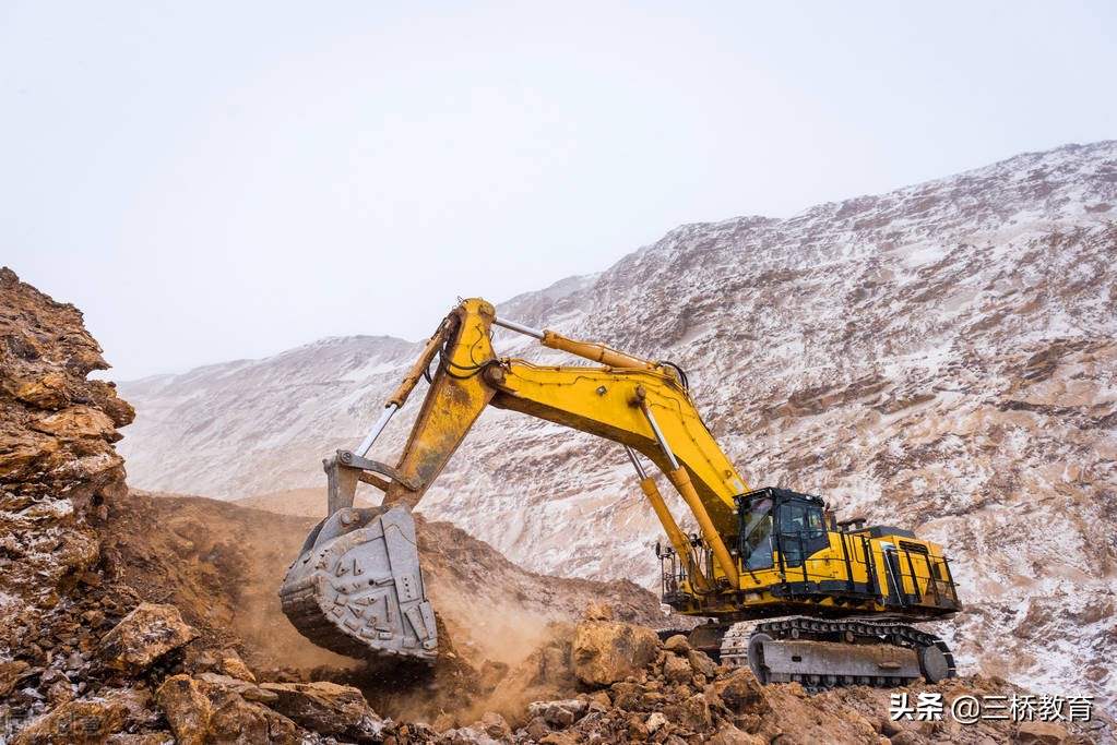 太原三桥挖掘机学校｜怎么选一个可靠的挖掘机学校，六点总结给你