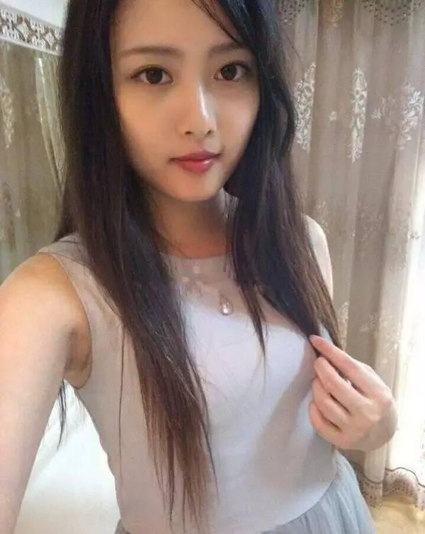 有一书房，半生奢想，优秀作文赏析：《我的书房》