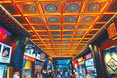 在时尚街区与幽古巷陌之间徜徉，触摸400年历史，寻访沈阳中街的前世今生
