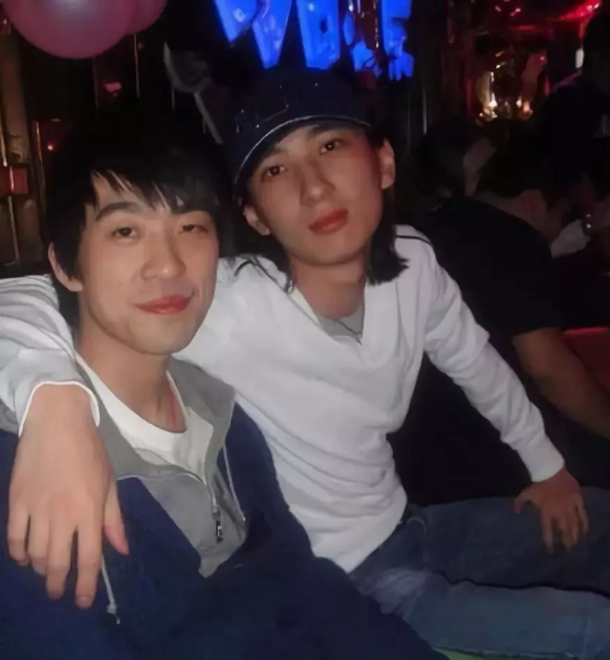 绝了！有过14个女友，却没人骂他渣男