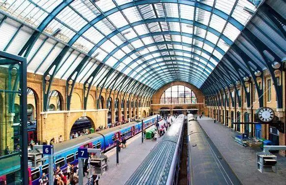 看完这15个《哈利波特》场景拍摄秘密，才发现“魔法”真的存在