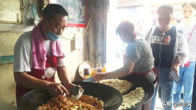 美丽的微笑作文300字(小学优秀满分范文)-小学作文-电子课本网 美丽的微笑作文300字(小学优秀满分范文)-小学作文