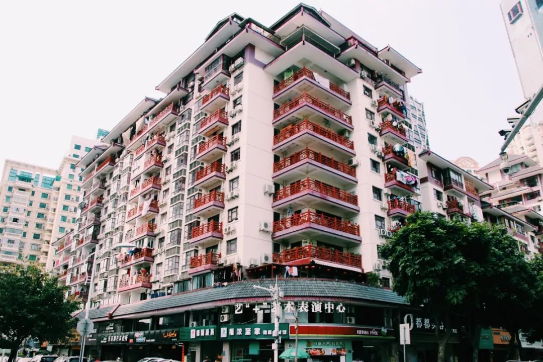 老破小一平10万+！我们走遍厦门18所名校，为你曝光最贵学区房！