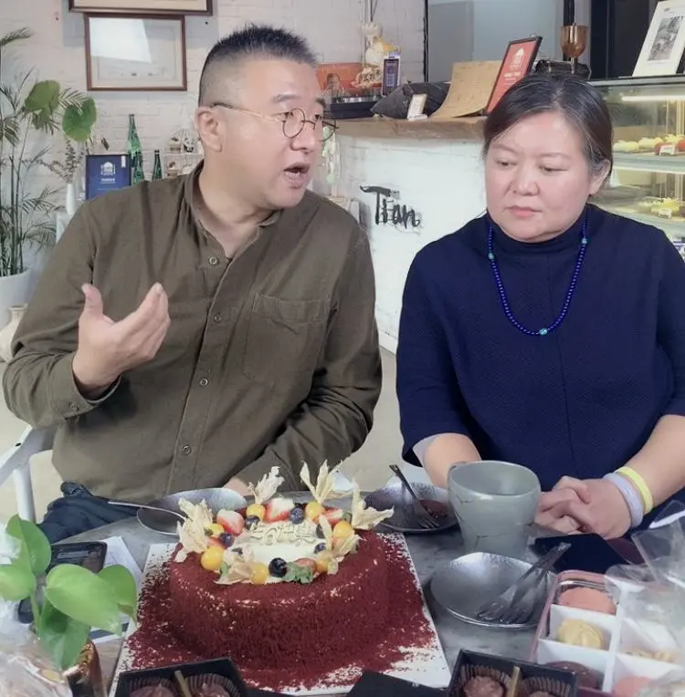 五星级酒店大厨辞职做主播,一月赚五万,梦想在北京买房