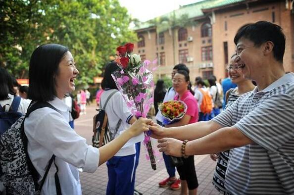 高考考生1071万，录取人数或达1000万，今年是最容易的一年？未必