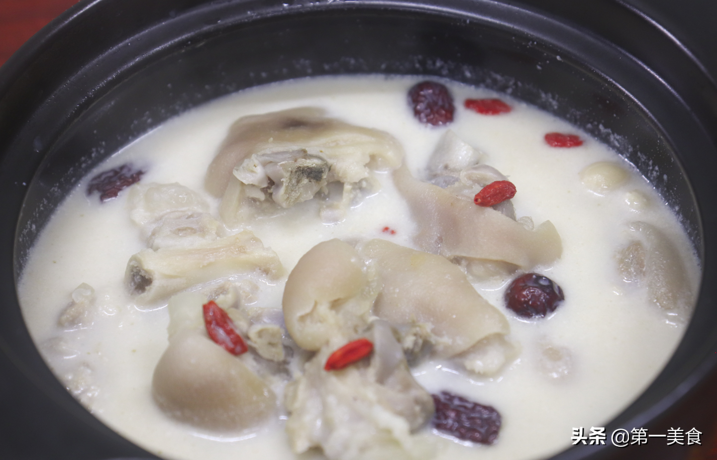 豬腳湯,豬腳湯搭配什么食材煲湯
