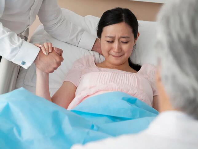 顺产生娃有多尴尬?看完才知道什么叫"产房无尊严",画面感太强