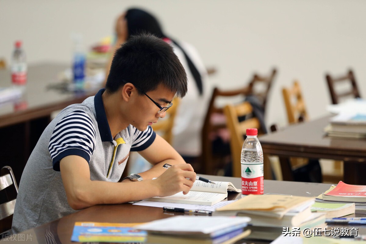 大學掛科補考容易過嗎平時總逃課