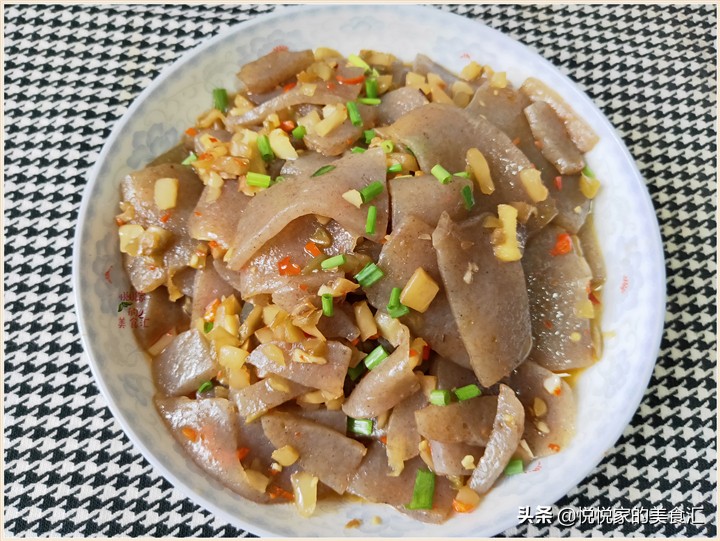 秋冬要多吃魔芋豆腐，推荐3种美味做法，吃得少饱得快，还易消化