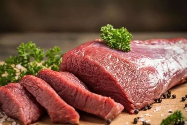狗能吃牛肉吗（狗狗可以吃的4种肉好吃又营养）
