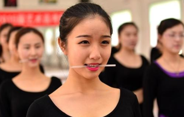 2021艺考“高颜值校草”火了，中戏中传双料第一，撞脸木村拓哉