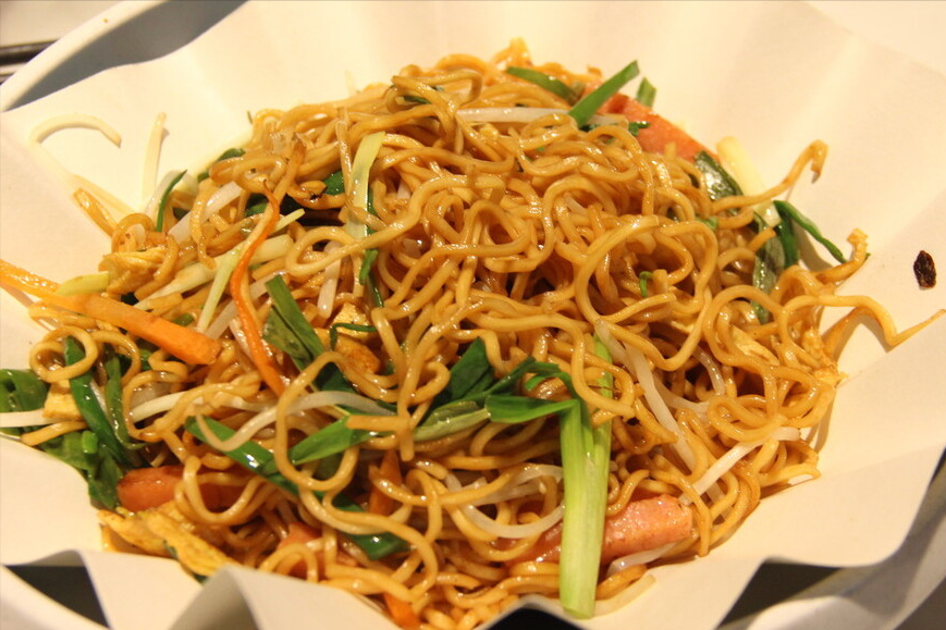 家常炒面，掌握2个技巧，爽滑劲道，好吃不粘连，用挂面做也好吃