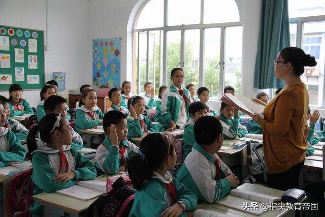 东张西望学道理：二年级课文中的专注启示