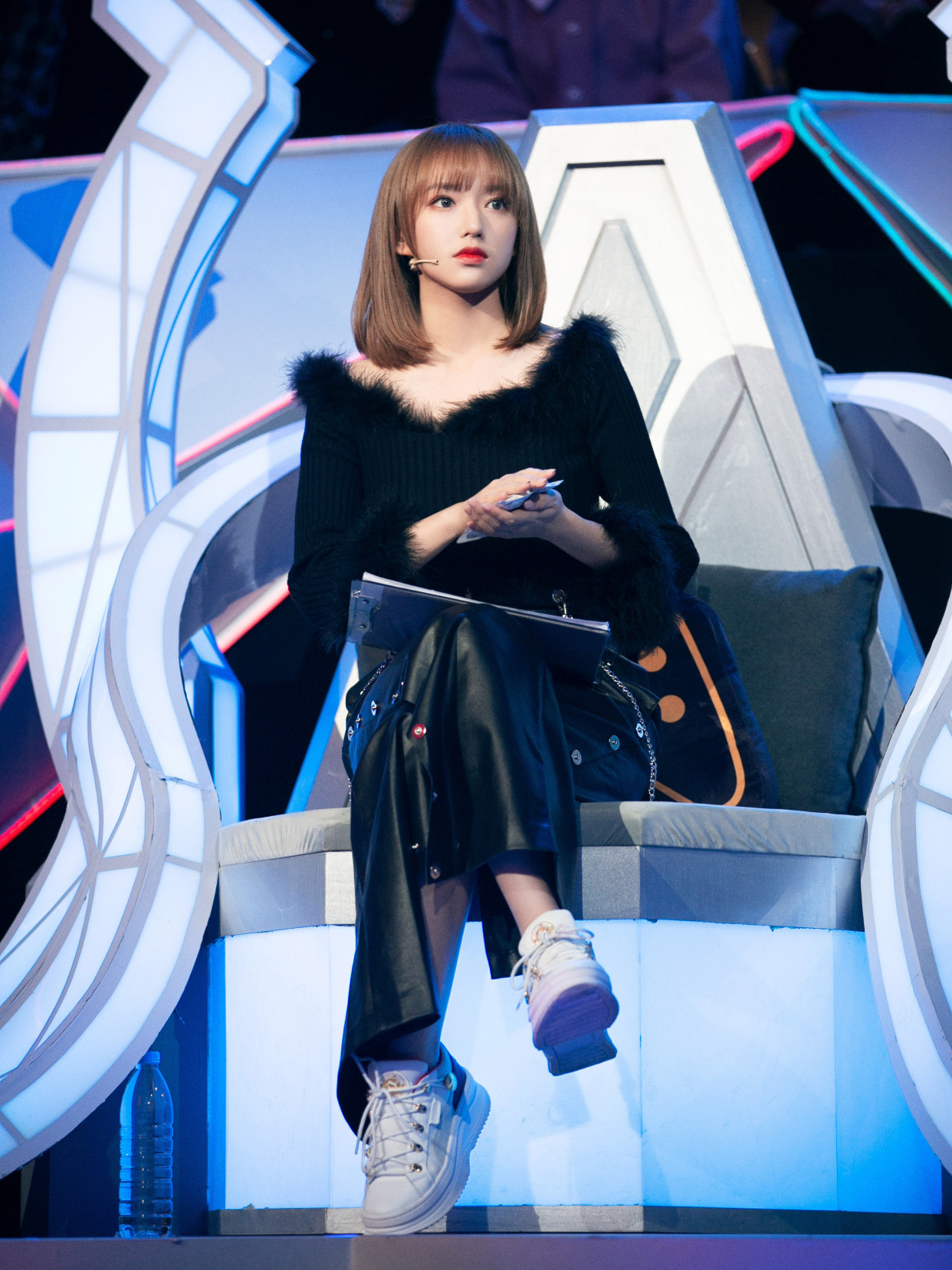 106斤程潇和90斤宋茜,都把露腰毛衣搭配高腰裤,遮肉又显高