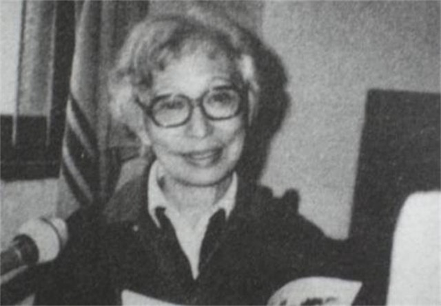 郭婉莹：曾因一双袜子要和未婚夫解除婚约，后遇渣男丈夫出轨寡妇
