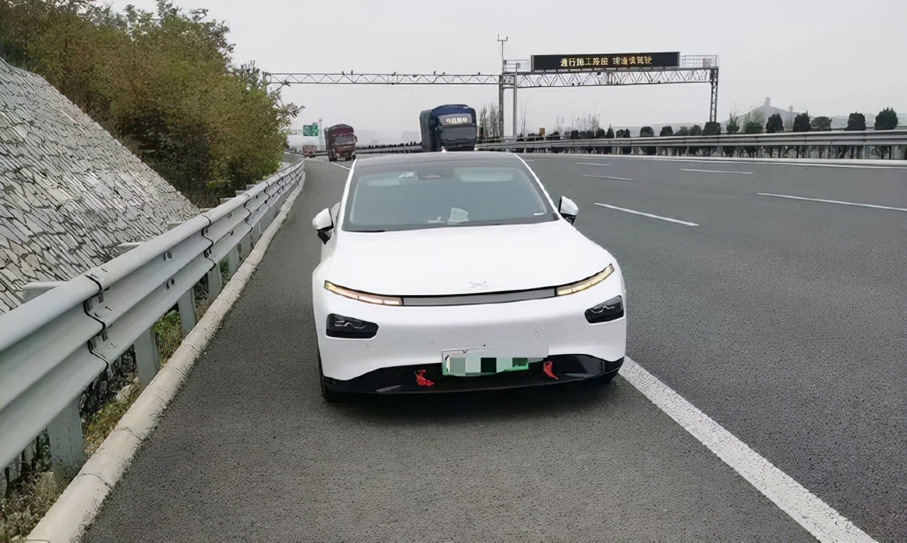 小鹏P7车主爆料：刚提车4个月 突然在高速上失速