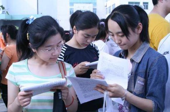 “专科生”算是大学生吗？多数人不清楚，专科生和本科生的区别