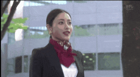 日剧里的律师，都佩戴了徽章，小小的徽章到底在内涵什么？