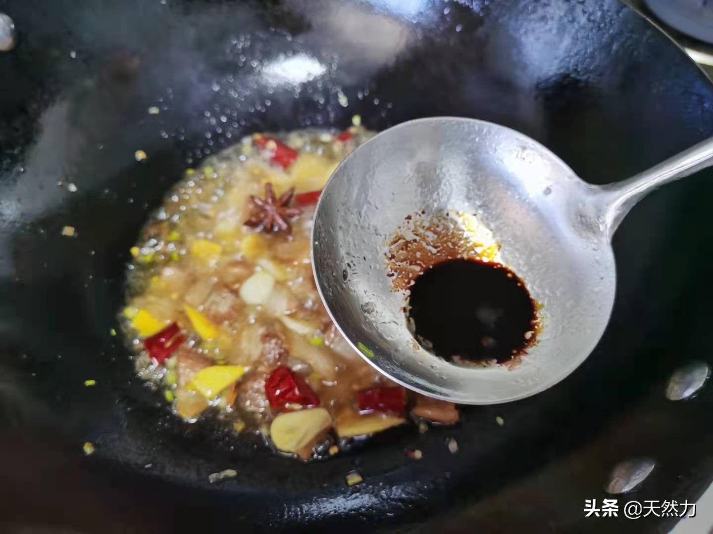 白菜猪肉炒粉条，酒店的做法，家常的味道，简直太美味了