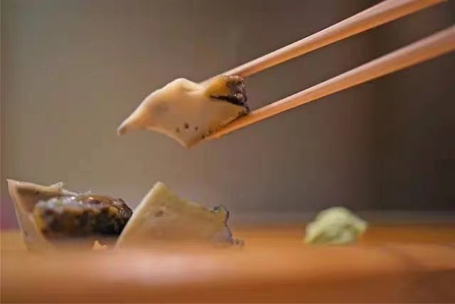 鮑魚哪些部位是可以吃的？