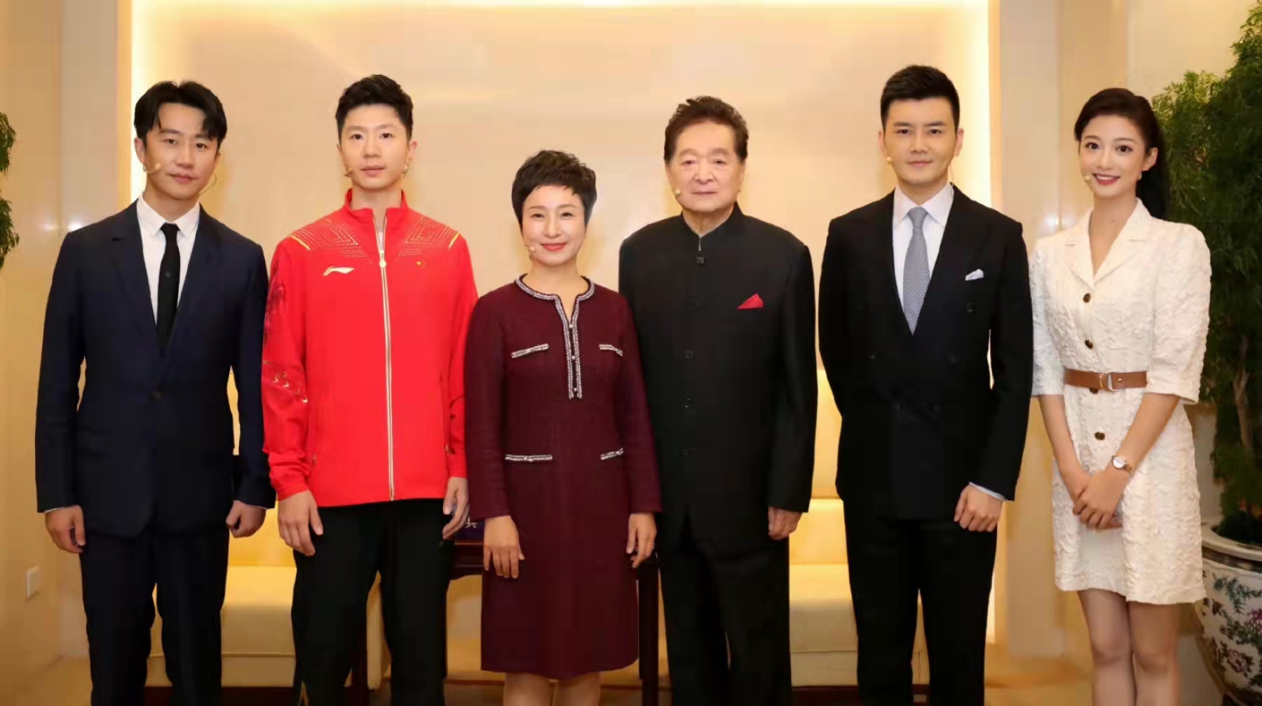 中传校花冯琳再次公开领诵，这次身份有些不同，气质也有较大改变