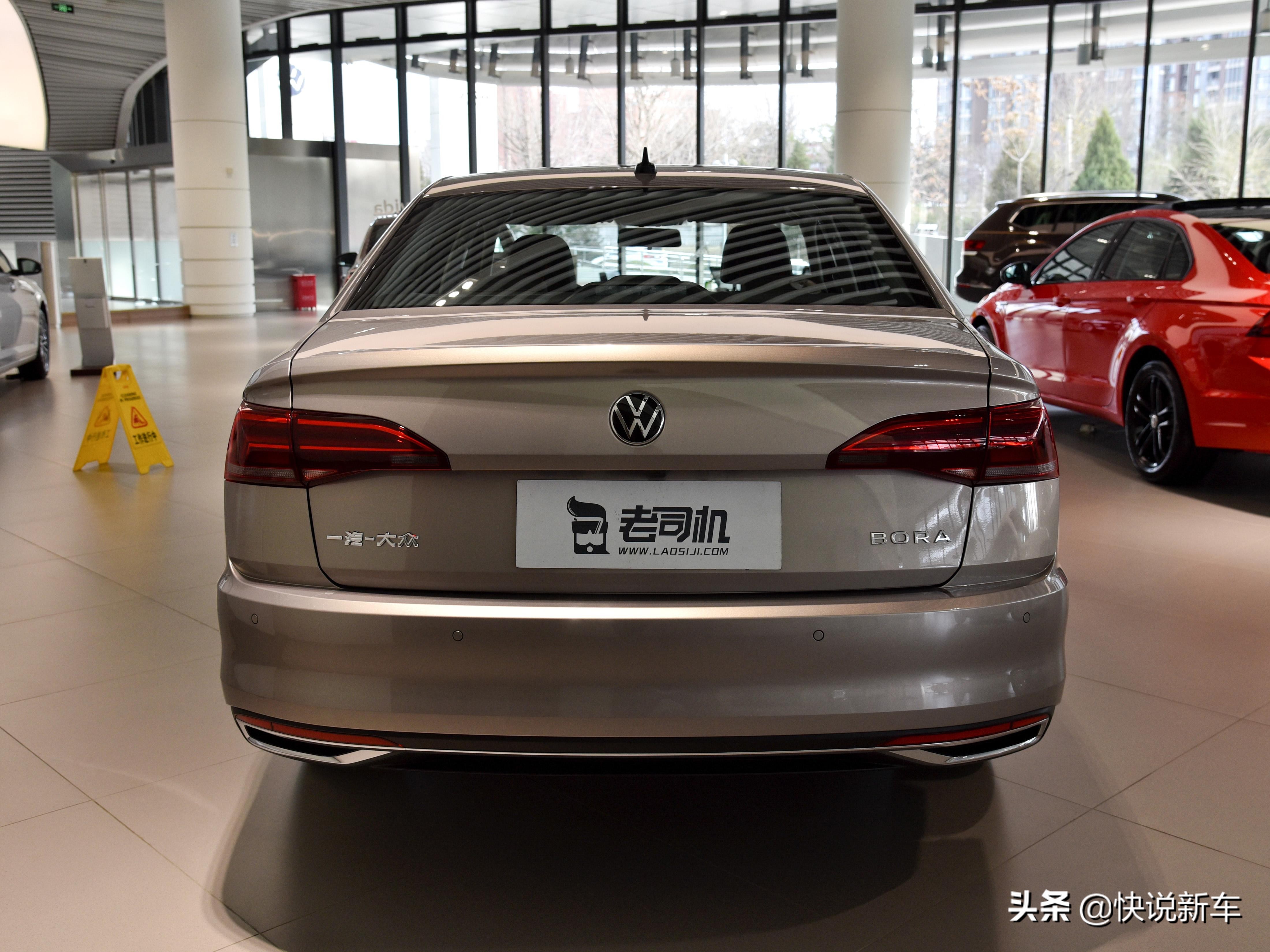 手动自动都有，合资品质不低，大空间三厢，实拍宝来