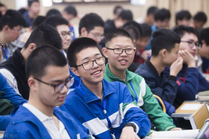 2022年高考的考生注意，这4类学生可以直接上大学，不用参加高考