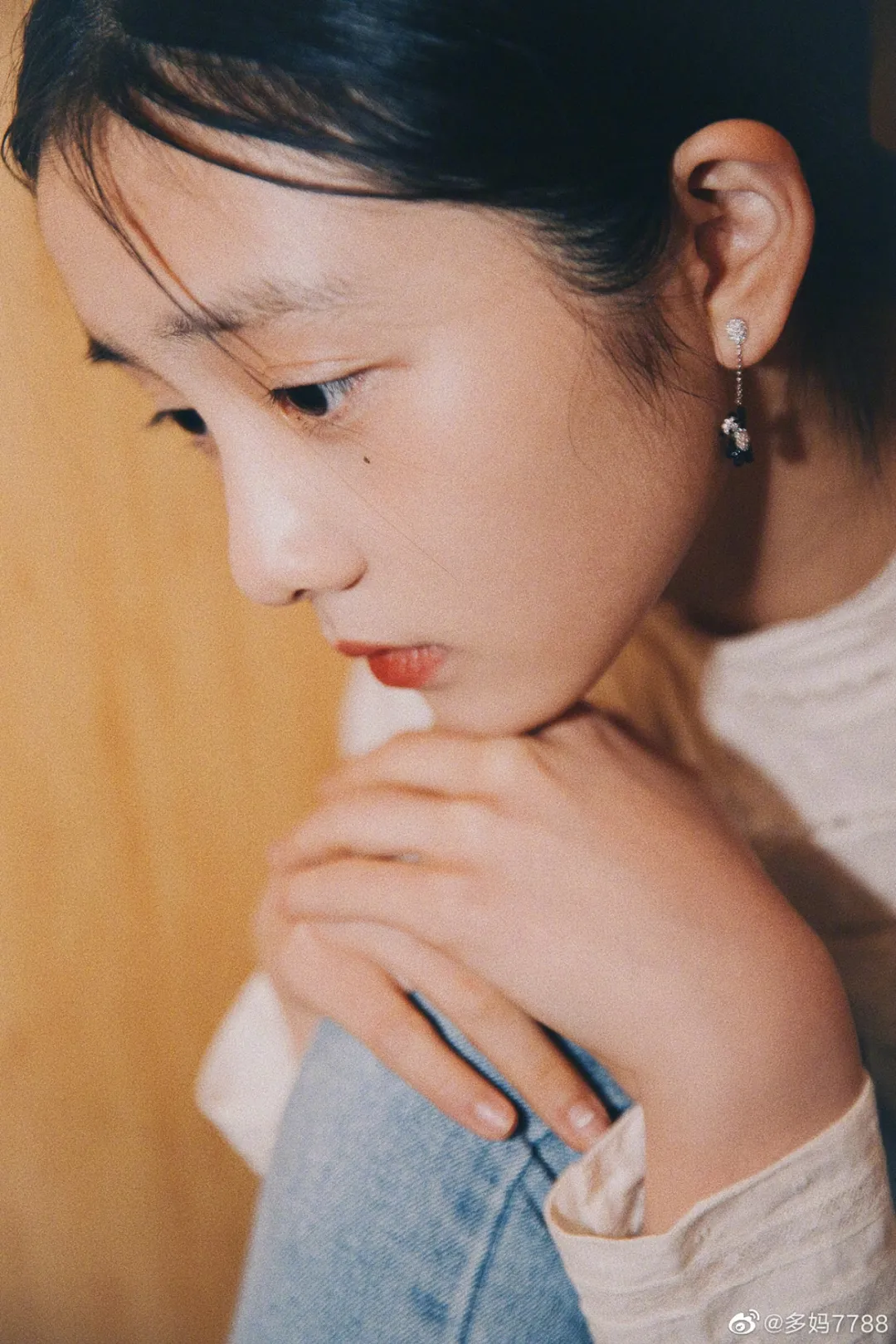 几十万名牌包,上亿帝王绿翡翠,明星烧钱“富养”女儿大PK
