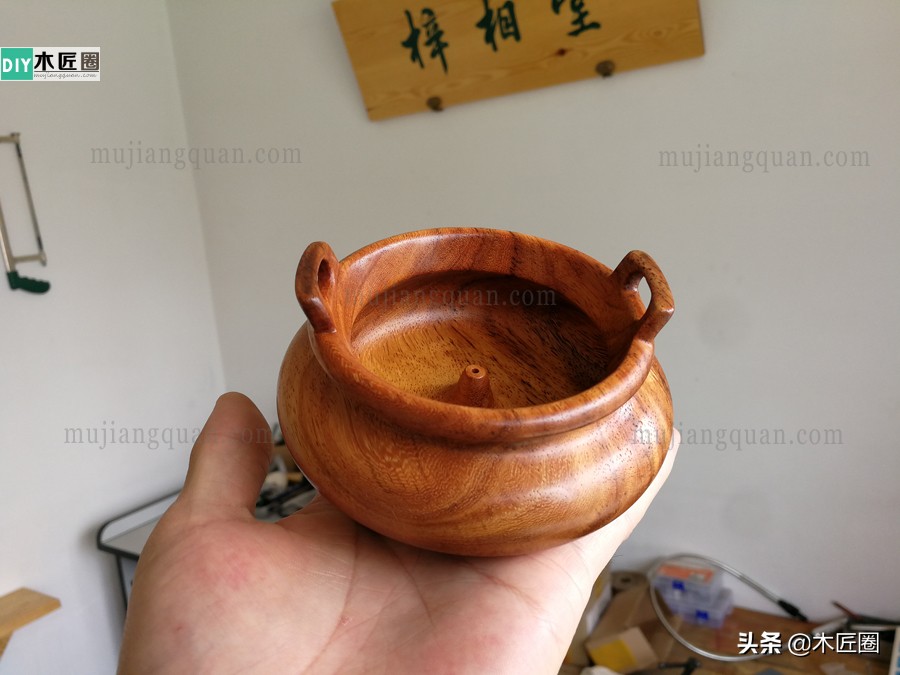 双耳三乳足香炉制作过程，对于经常玩木旋的木友来说并不复杂