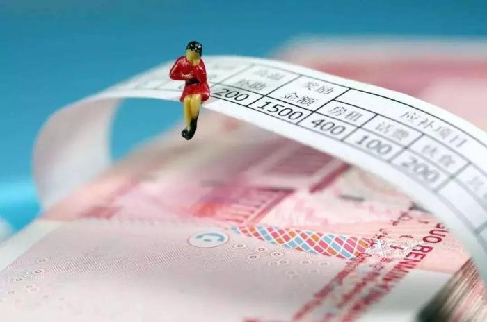 律师的收入到底有多高？网友晒出工资单，确实是高薪职业